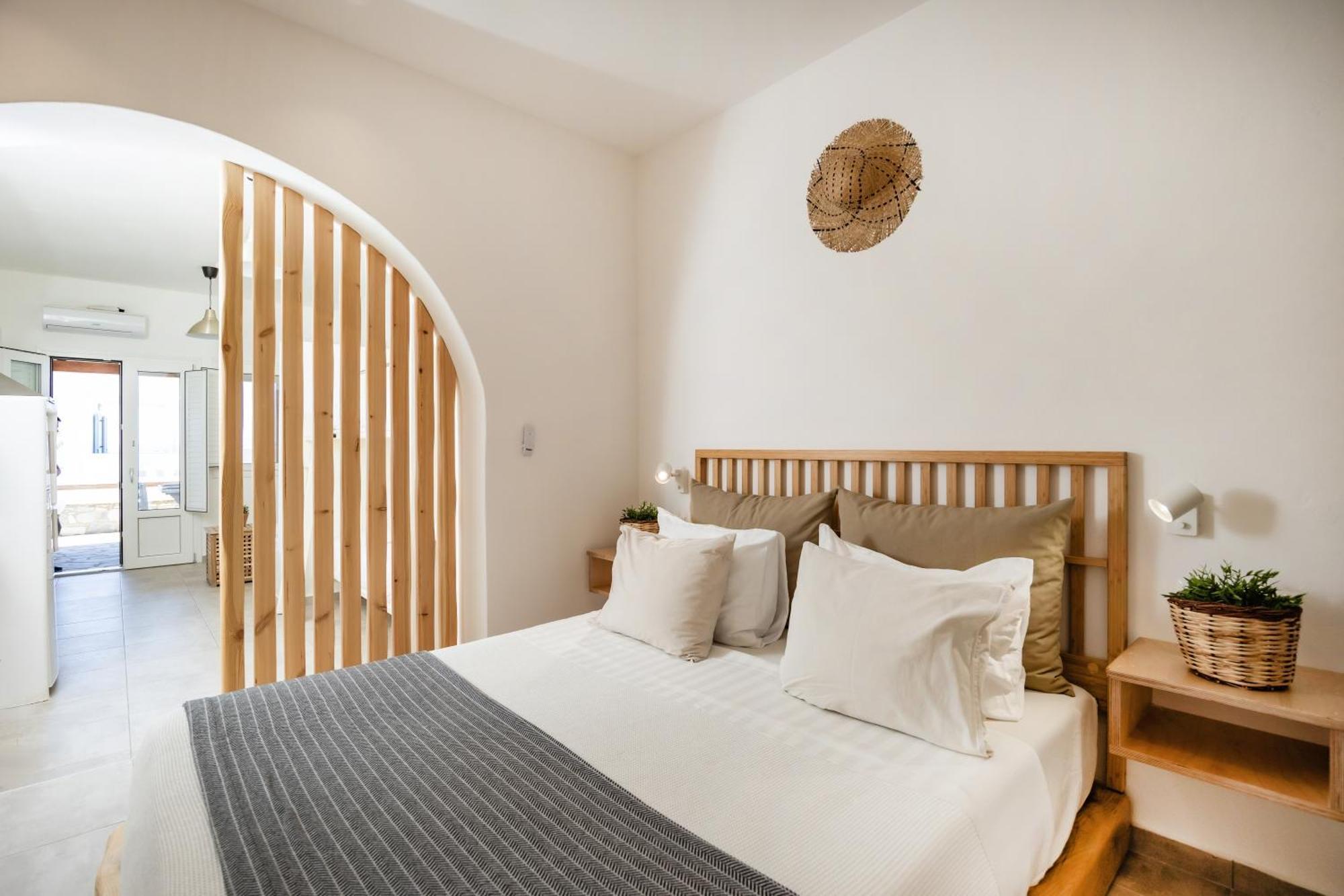 Thea Suites Naxos Agios Prokopios  Exterior photo
