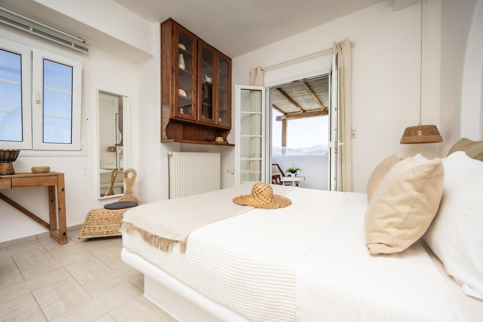 Thea Suites Naxos Agios Prokopios  Exterior photo