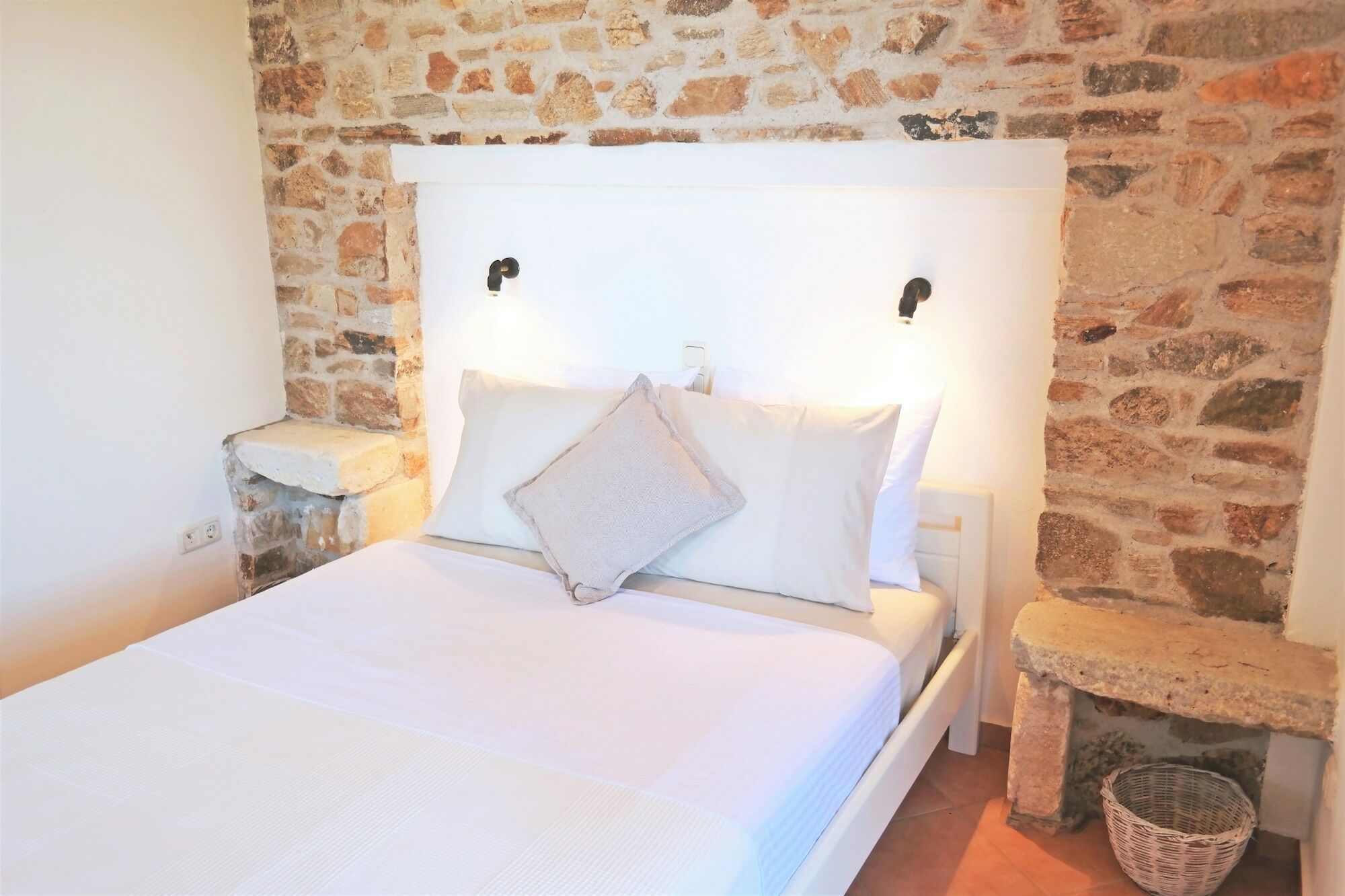 Thea Suites Naxos Agios Prokopios  Exterior photo